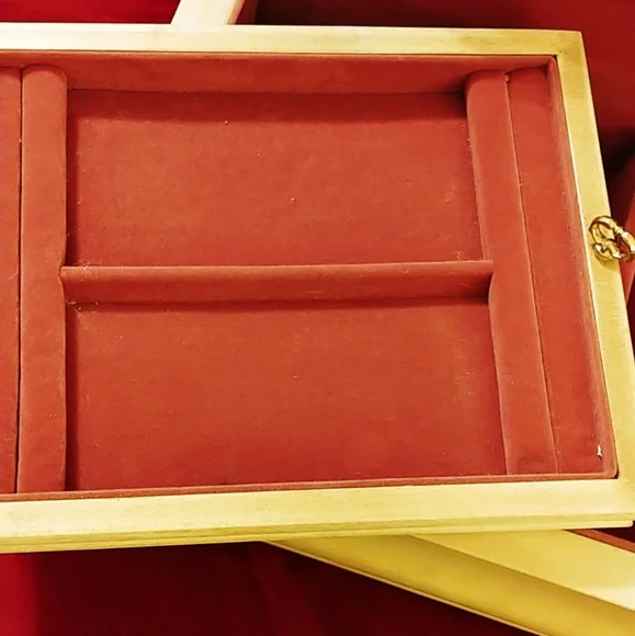 Reed & Bartontop of dresser jewelry box